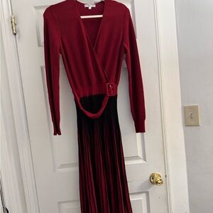 Robbie Bee Burgundy and Black Long Sleeve Dress